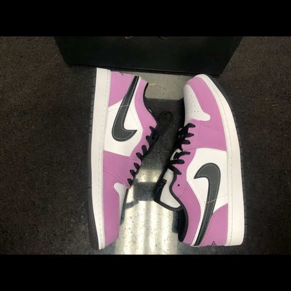 Sz various Air Jordan 1s lows purple Nwb main image 5